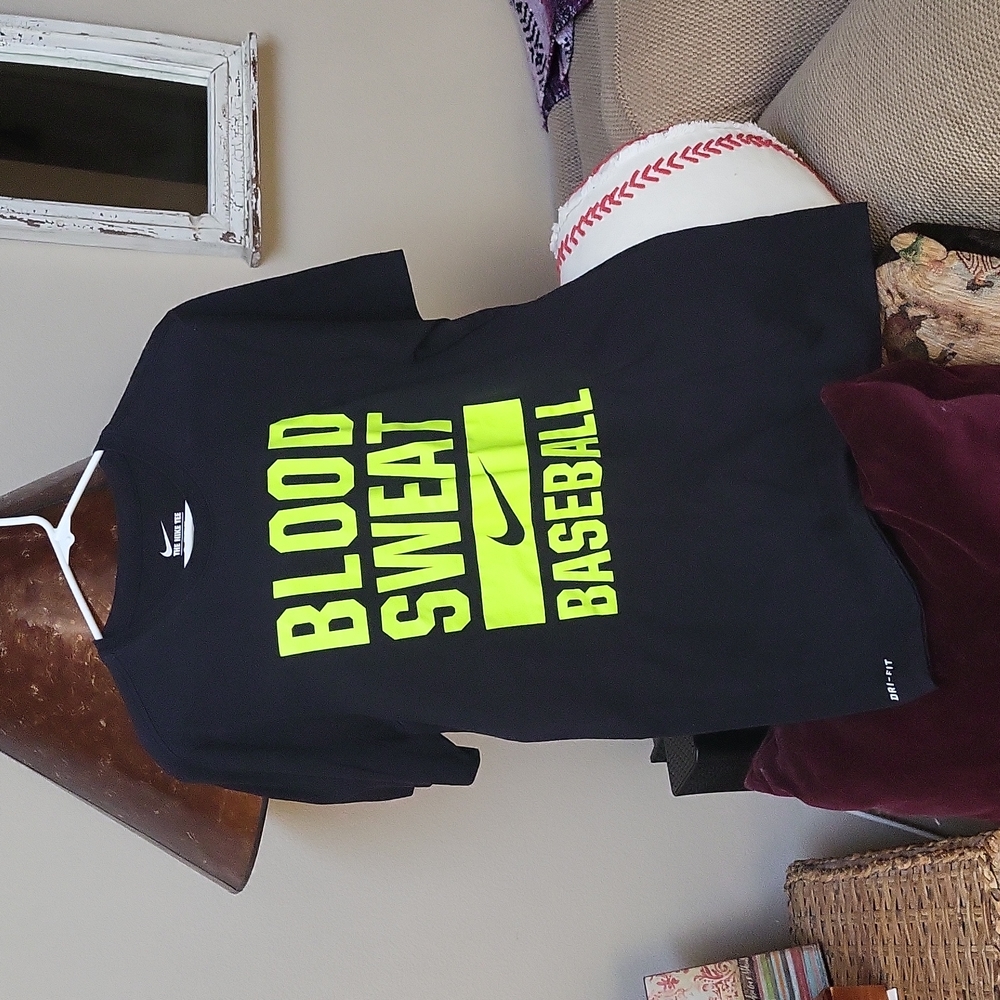 Men's short sleeve tshirt